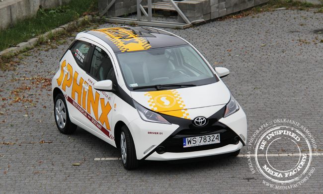 Toyota Aygo SPHINX oklejenie folia polimerowa wycinana ploterowo projekt sportowy design 1