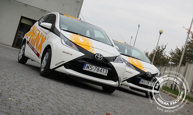 Toyota Aygo SPHINX oklejenie folia polimerowa wycinana ploterowo projekt sportowy