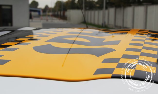 Toyota Aygo SPHINX oklejenie folia polimerowa wycinana ploterowo projekt sportowy design 5