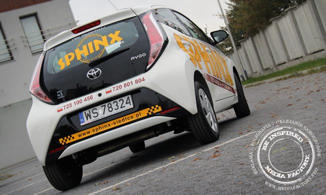 Toyota Aygo SPHINX oklejenie folia polimerowa wycinana ploterowo projekt sportowy design 9