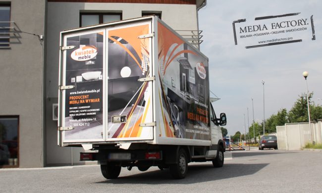 IVECO KWIATEK MEBLE dostawczy skrzynia oklejenie folia polimerowa z laminatem wycinanka 6