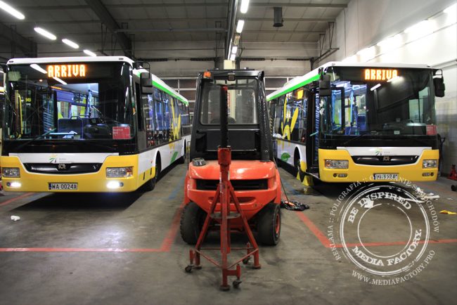 autobus Arriva koleje mazowieckie folia polimerowa wycinana ploterowo oklejanie 10