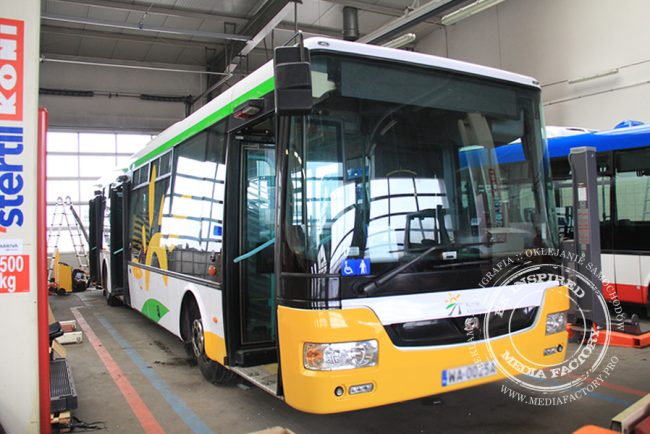 autobus Arriva koleje mazowieckie folia polimerowa wycinana ploterowo oklejanie 15