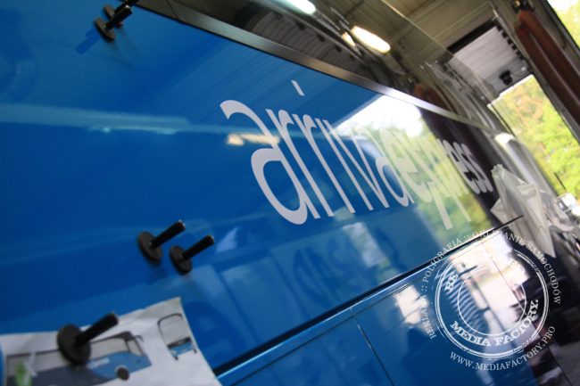 Arriva autobus Mercedes Tourismo folia wylewana do zmiany koloru auta oklejanie 2