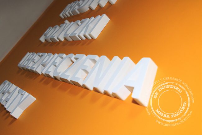 styrodur logo na sciane 3d malowane QS 10
