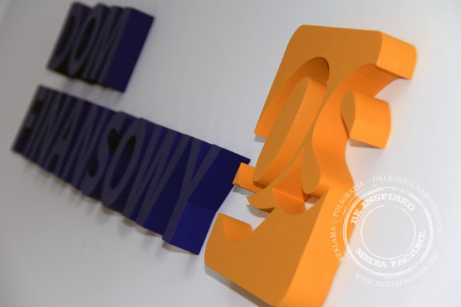 styrodur logo na sciane 3d malowane QS 5