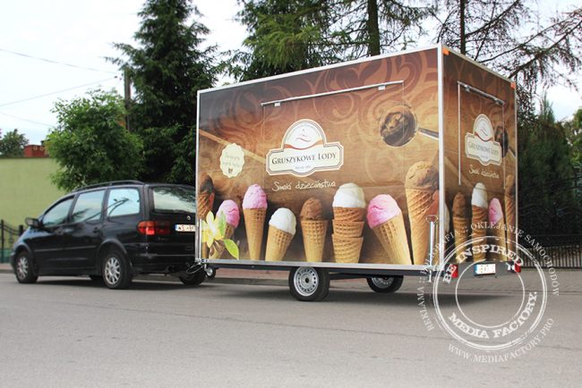 Gruszykowe Lody – Przyczepa gastronomiczna folia polimerowa laminowana projekt oklejanie aut