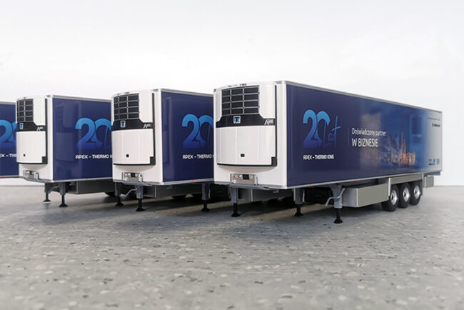 naczepa mii TIR Apex folia polimerowa z wydrukiem 1