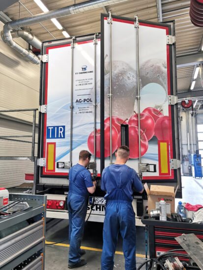 naczepa-agpol-oklejanie-samochodow-reklama-na-samochod-3